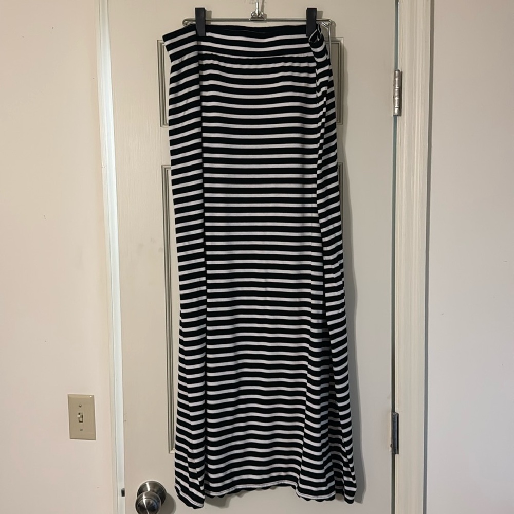 J. Crew long black and white skirt. Size XL.
